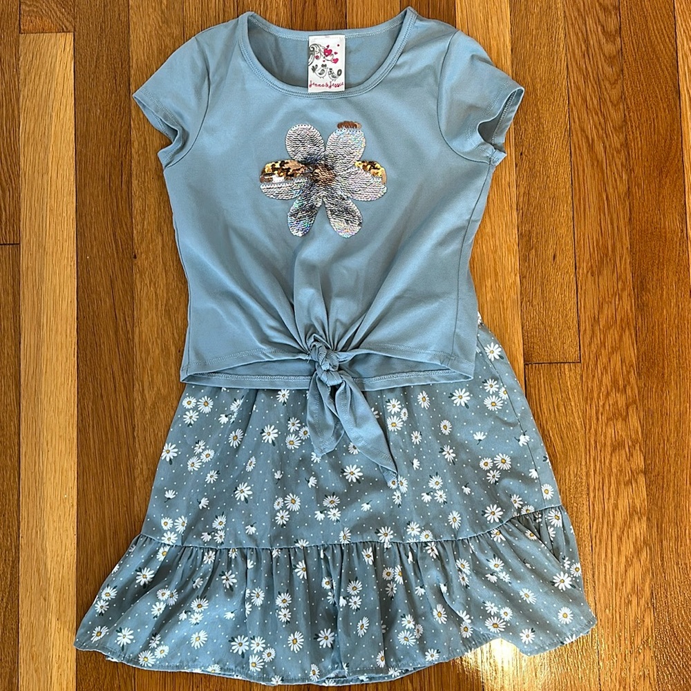 Girls Skirt and Shirt Set, Green with gray tones, size 10, like new